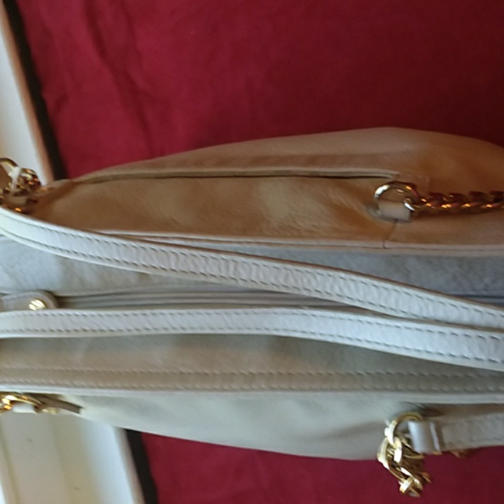 Michael Kors Excellent Condition Soft Off White Pebble Leather - Picture 8 of 12
